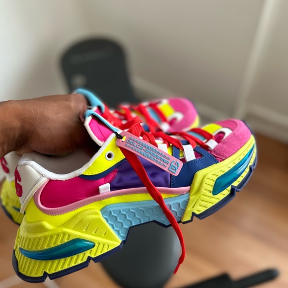 Brand new…only wore twice…original box and dust bag.100% authentic.. - Picture 3 of 9